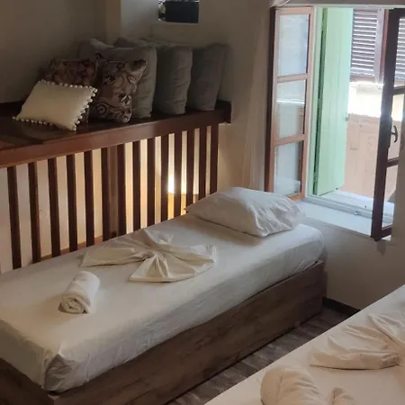 Apartment Fivos *